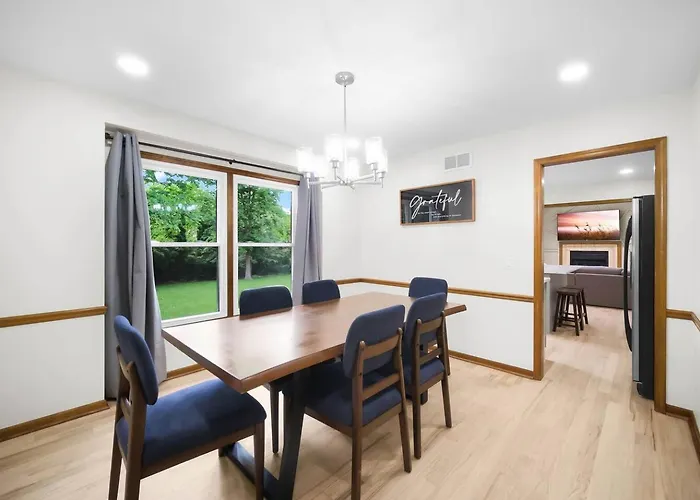 Ferienhaus Spacious 4br Sleeps 10 In Real Beds + Huge Yard