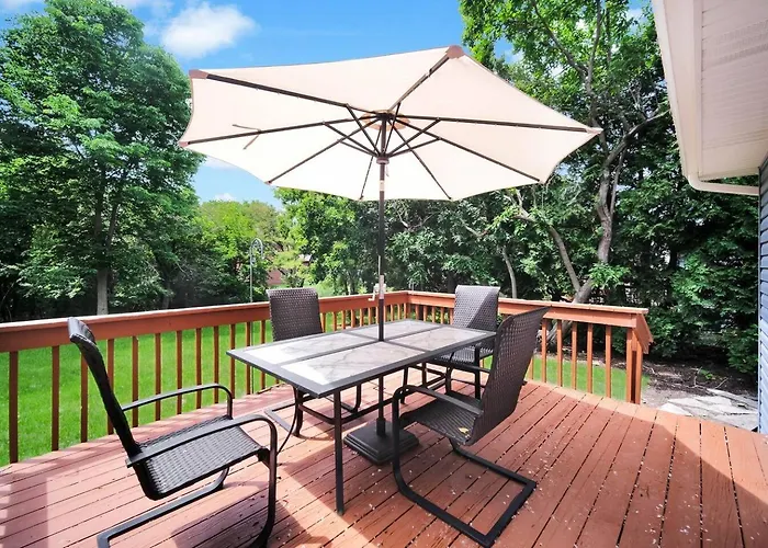 Spacious 4br Sleeps 10 In Real Beds + Huge Yard Ferienhaus *
