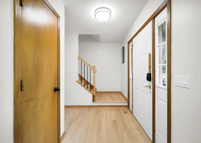 Ferienhaus Spacious 4br Sleeps 10 In Real Beds + Huge Yard *