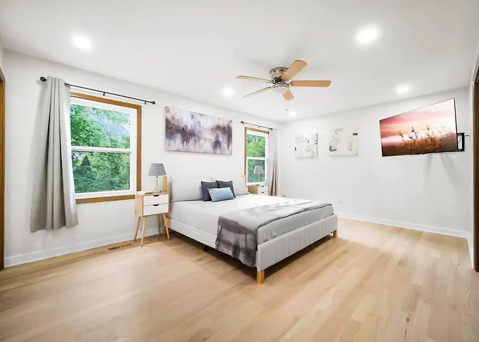 Ferienhaus Spacious 4br Sleeps 10 In Real Beds + Huge Yard Naperville