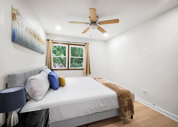 Ferienhaus Spacious 4br Sleeps 10 In Real Beds + Huge Yard *
